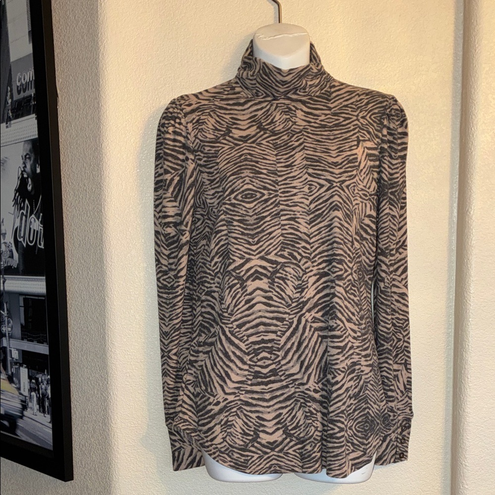 Jane and Delancy Turtleneck sweater, Women's M, Brown & Tan, zebra Print  EUC - Picture 3 of 16